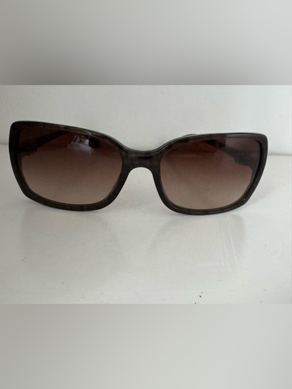 CHANEL Vintage 5218 Sunglasses — Brown Gradient Tortoise — Quilted Case - Picture 8 of 14